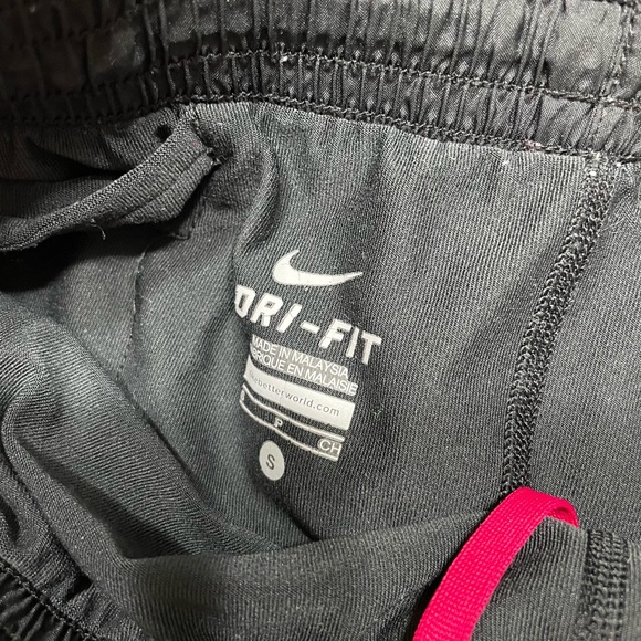 NIKE dry fit running shorts - Picture 9 of 9